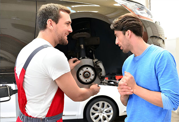 Bilreparationer i verkstad